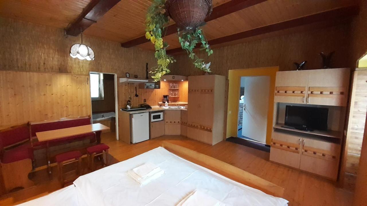 Resort Chribska Apartmany Adri Bagian luar foto