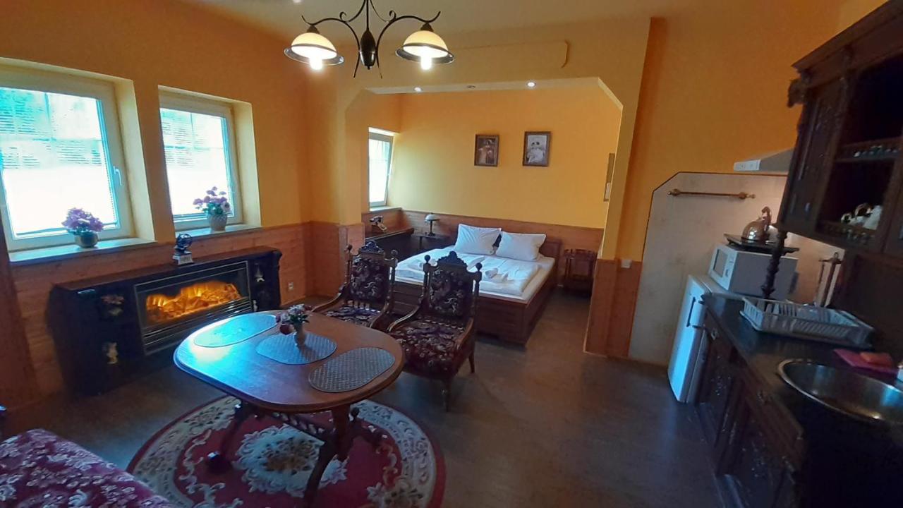 Resort Chribska Apartmany Adri Bagian luar foto
